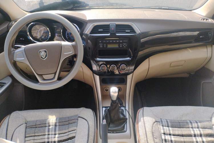 Used Foton Gatu ix5 2016 1.5L Zhiyue Model Center Console