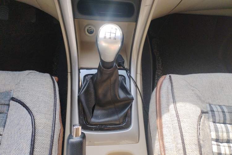 Used Foton Gatu ix5 2016 1.5L Zhiyue Model Gear Lever