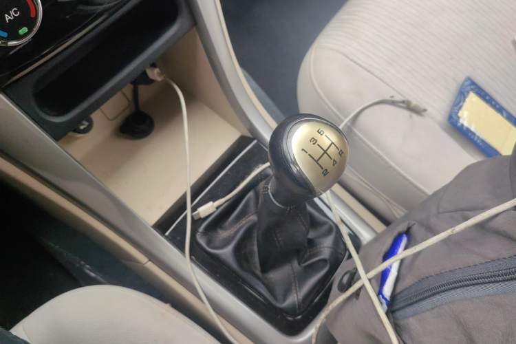 Used Foton Gatu ix5 2016 1.5L Zhiyue Model Gear Lever
