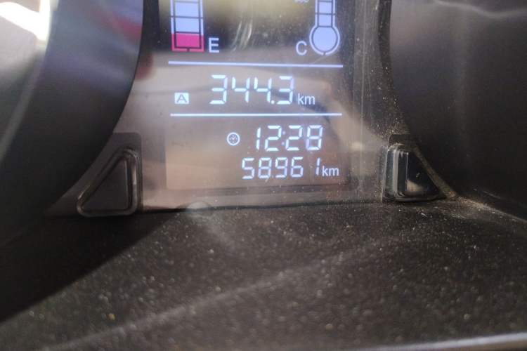 Used Foton Gatu ix5 2016 1.5L Zhiyue Model Odometer Close Up