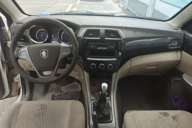 Used Foton Gatu ix5 2018 1.5L Comfort Model DAM15DL Center Console