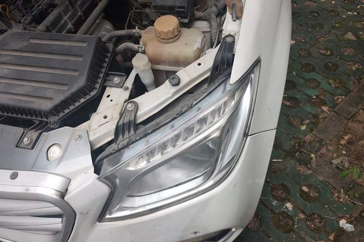 Used Foton Gatu ix5 2018 1.5L Standard Version DAM15DL Engine Bay Left