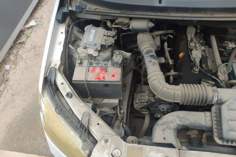 Used Foton Gatu ix5 2018 1.5L Comfort Model DAM15DL Engine Bay Right