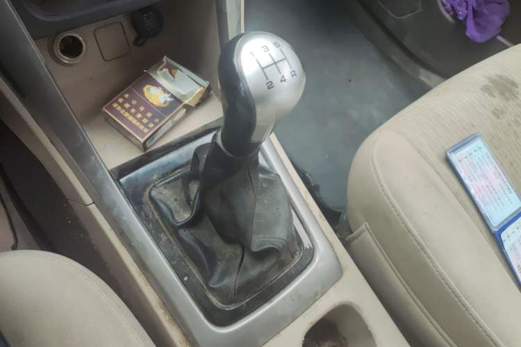 Used Foton Gatu ix5 2018 1.5L Comfort Model DAM15DL Gear Lever