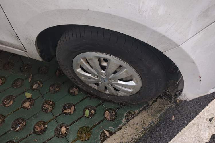 Used Foton Gatu ix5 2018 1.5L Standard Version DAM15DL Right Front Wheel Hub