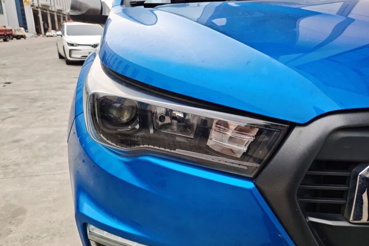 Used Foton General F9 2022 2.0T Diesel Manual 4x4 Enjoyment Version with Long Bed – 4F20TC Right Front Headlight