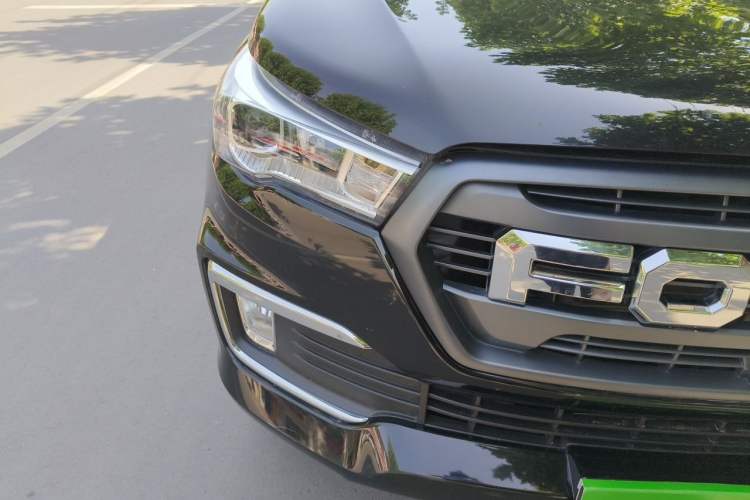 Used Foton General F9 2023 2.0T Diesel Automatic 4x4 Youth Luxury Long-Body Version 4F20TC Right Front Headlight