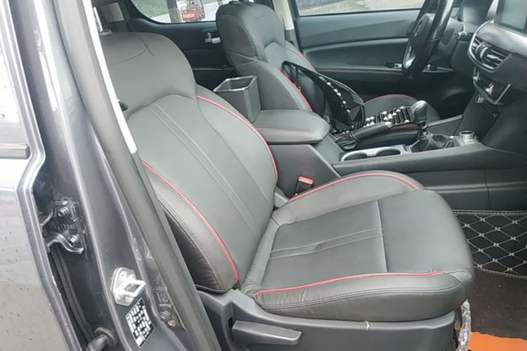 Used Foton General F9 2023 2.0T Diesel Manual 4x4 Youth Luxury Long-Body Version 4F20TC Right Front Seat