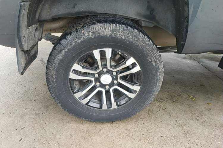 Used Foton General F9 2023 2.0T Diesel Manual 4x4 Youth Luxury Long-Body Version 4F20TC Right Rear Wheel Hub