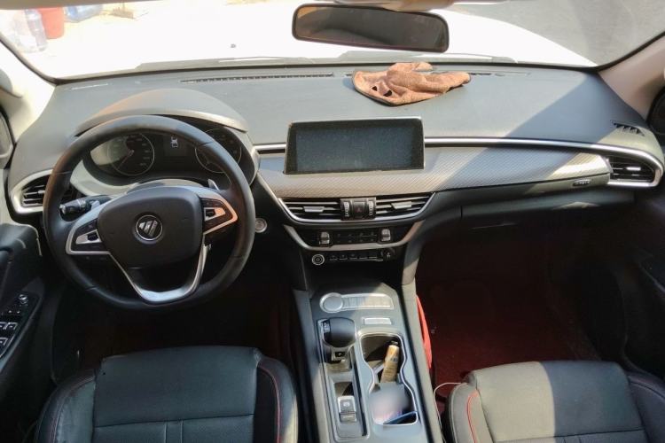 Used Foton General F9 SUV 2022 2.0T Gasoline Automatic Two-Wheel Drive Luxury Version Center Console
