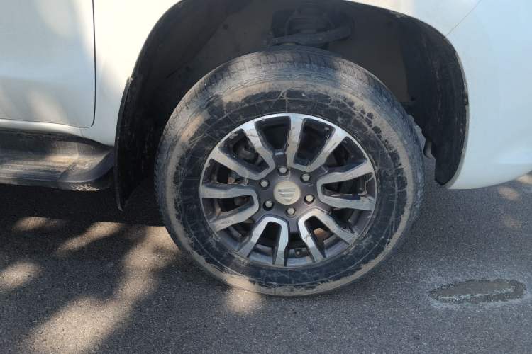 Used Foton General F9 SUV 2022 2.0T Gasoline Automatic Two-Wheel Drive Luxury Version Right Front Wheel Hub