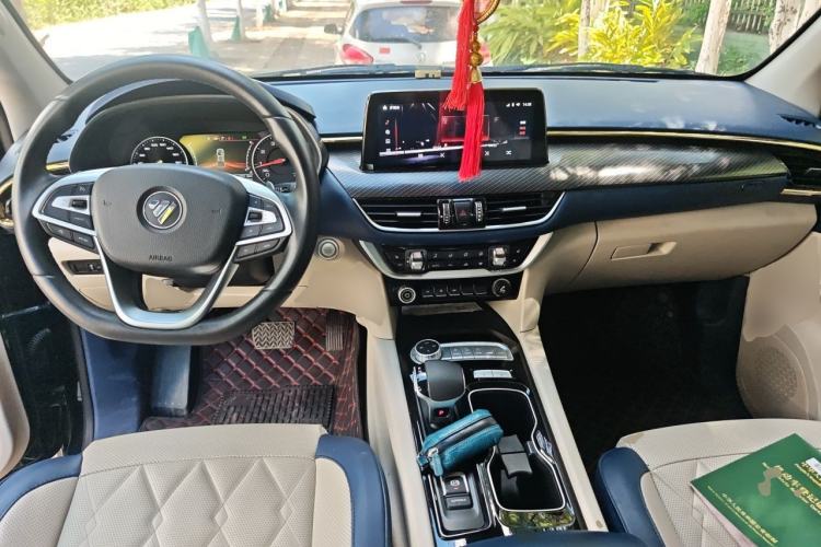 Used Foton General G9 2021 2.0T Armored Grand Commander Automatic 4x4 Leisure Edition Premium Standard Cab 4G20TI5 Center Console