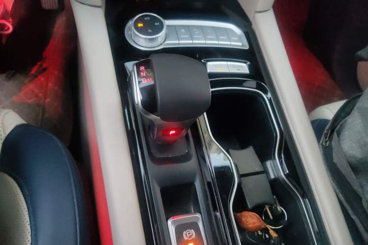 Used Foton General G9 2021 2.0T Field Commander Automatic 4x4 Sport Edition Premium Standard Cab 4G20TI5 Gear Lever