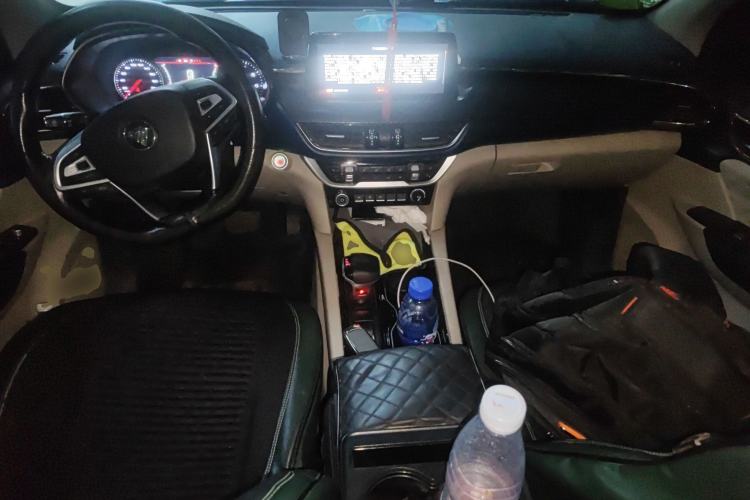 Used Foton General G9 2021 2.0T Armored Great General Automatic Two-Wheel Drive Leisure Edition Premium Version Standard Box 4G20TI5 Center Console