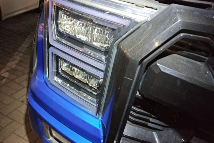 Used Foton General G9 2021 2.0T Armored Grand Commander Automatic 4x4 Leisure Edition Premium Standard Cab 4G20TI5 Right Front Headlight