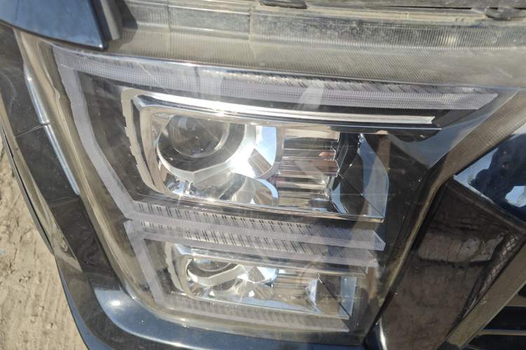 Used Foton General G9 2021 2.0T Armored Great General Manual 4x4 Leisure Edition Enjoyment Version Long Bed 4F20TC Right Front Headlight