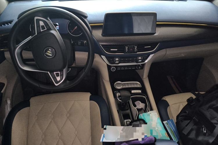 Used Foton General G9 2021 2.0T Field Commander Automatic 2WD Sport Edition Premium Version Standard Cab 4G20TI5 Center Console