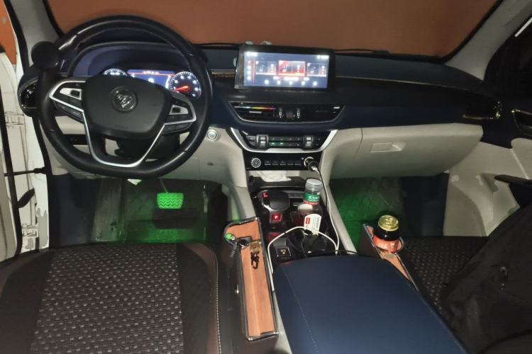Used Foton General G9 2021 2.0T Field Commander Automatic 2WD Sport Edition Premium Version Standard Cab 4G20TI5 Center Console