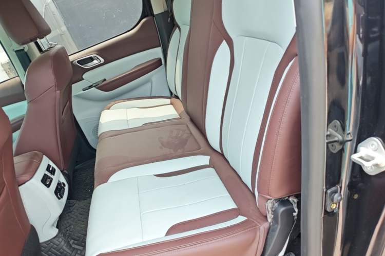 Used Foton General G9 2023 2.0T Armored Great General Automatic 4x4 Diesel Enjoyment Model Long Wheelbase 4F20TC Left Rear Seat