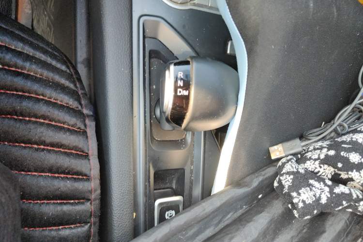 Used Foton General G9 SUV 2022 2.0T Gasoline Automatic 4x4 Luxury Edition Gear Lever