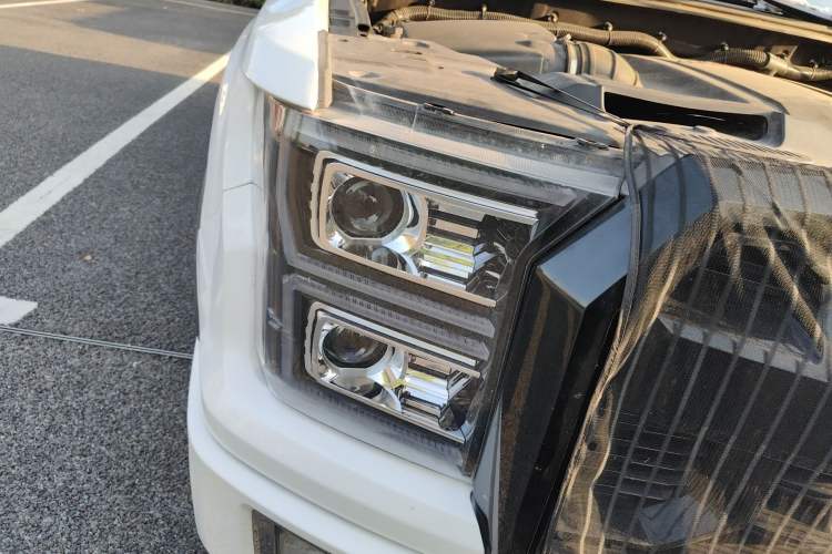 Used Foton General G9 SUV 2022 2.0T Gasoline Automatic 4x4 Luxury Edition Right Front Headlight