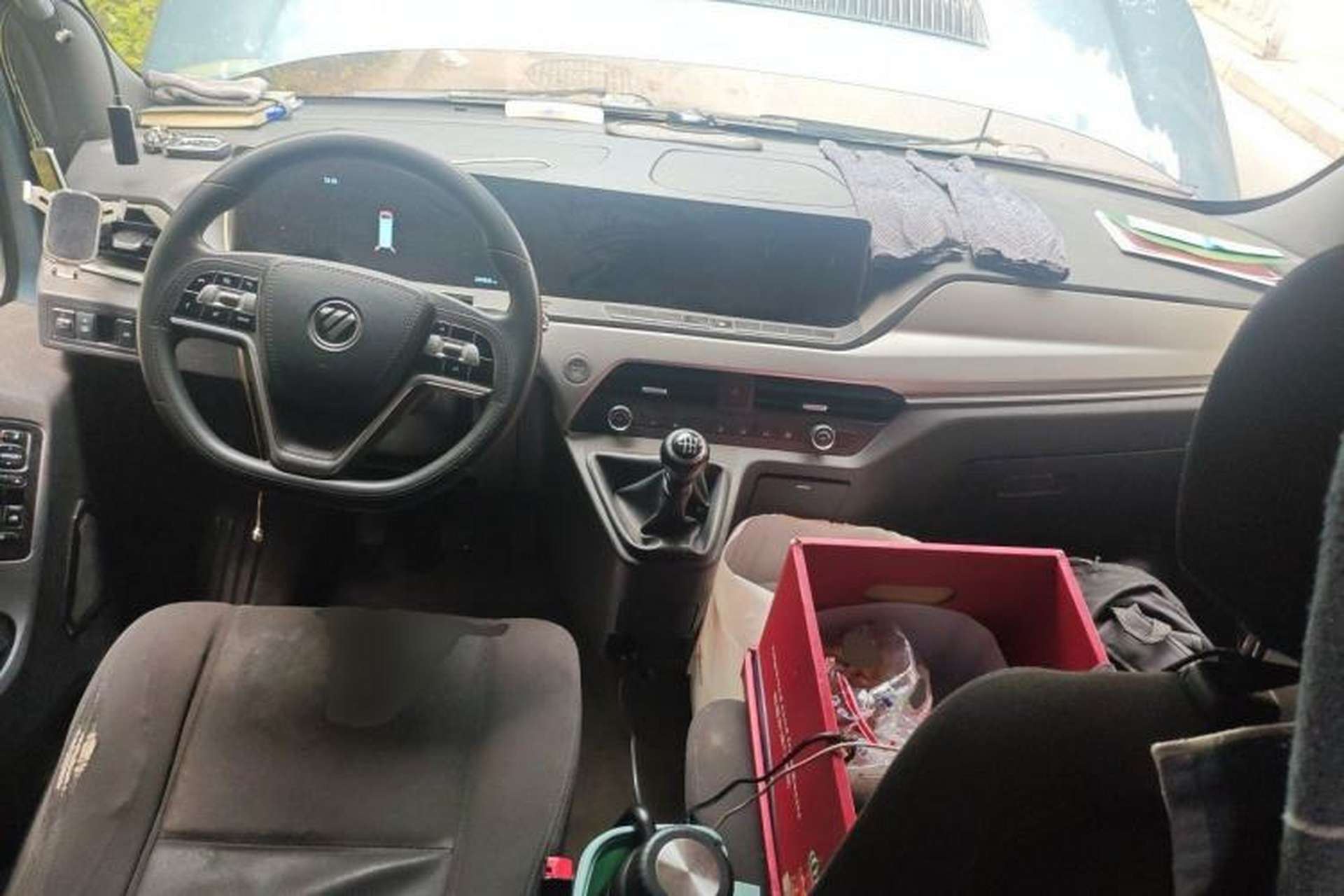 Used Foton Hi-VAN 2023 2.0T Manual Long-Wheelbase Mid-Height Rear Single Tire 7-Seater Center Console