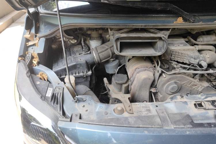 Used Foton Hi-VAN 2023 2.0T Manual Long-Wheelbase Mid-Height Rear Single Tire 7-Seater Engine Bay Right
