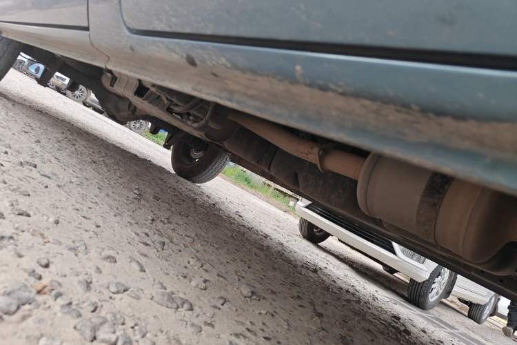 Used Foton Hi-VAN 2024 2.0T Manual Long-Wheelbase Mid-Top Rear Single Tire 5/6/7/9-Seater Chassis Front Right