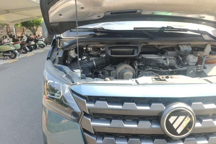 Used Foton Hi-VAN 2024 2.0T Manual Long-Wheelbase Mid-Top Rear Single Tire 5/6/7/9-Seater Engine Bay Right