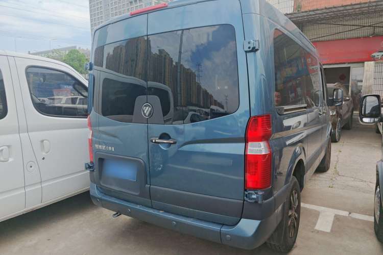 Used Foton Hi-VAN 2024 2.0T Automatic Short Wheelbase Flat Roof Rear Single Tire – Available in 5/6/9-Seater Configurations Exterior 3