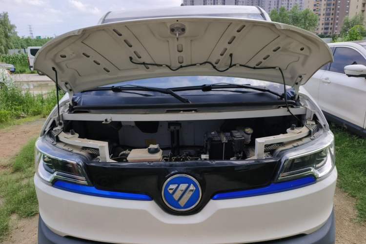 Used Foton Intelligent Blue Elf E5 2023 Pure Electric Van Flat Roof 2 Seats CATL 38.64 kWh Engine Bay