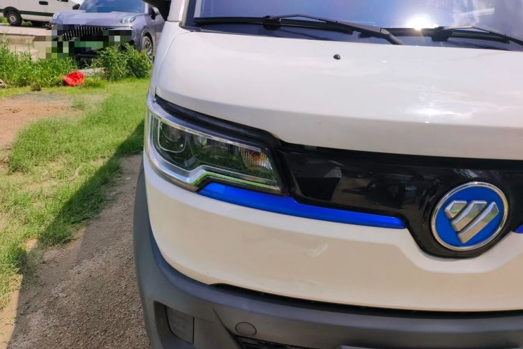 Used Foton Intelligent Blue Elf E5 2023 Pure Electric Van Flat Roof 2 Seats CATL 38.64 kWh Right Front Headlight