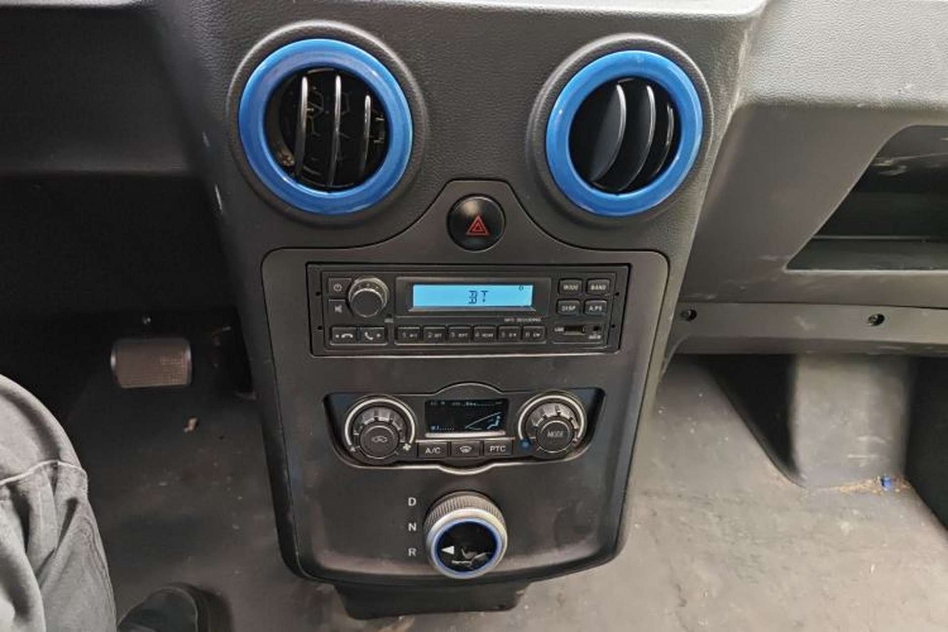Used Foton Intelligent Blue Elf E7 2022 Standard Model 46.36 kWh Audio And AC Panel