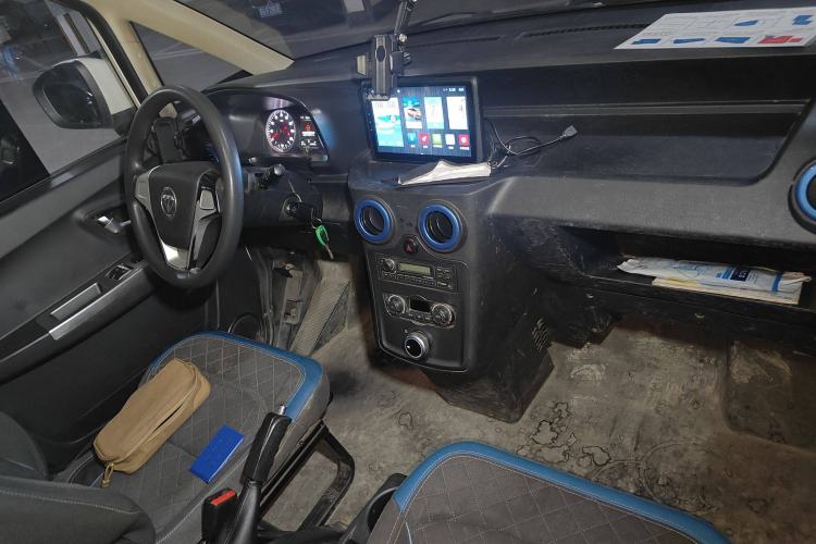 Used Foton Intelligent Blue Elf E7 2022 Standard Model 38.64 kWh Center Console
