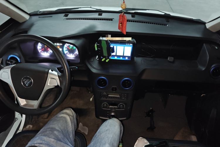 Used Foton Intelligent Blue Elf E7 2022 Standard Model 38.64 kWh Center Console