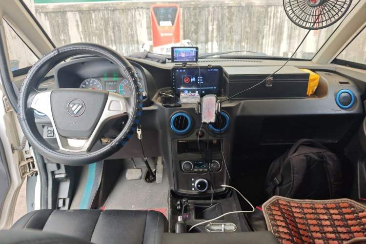 Used Foton Intelligent Blue Elf E7 2022 Standard Model 46.36 kWh Center Console