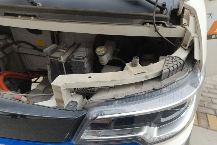 Used Foton Intelligent Blue Elf E7 2022 Standard Model 46.36 kWh Engine Bay Left