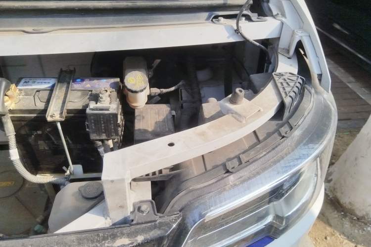 Used Foton Intelligent Blue Elf E7 2022 Standard Model 46.36 kWh Engine Bay Left