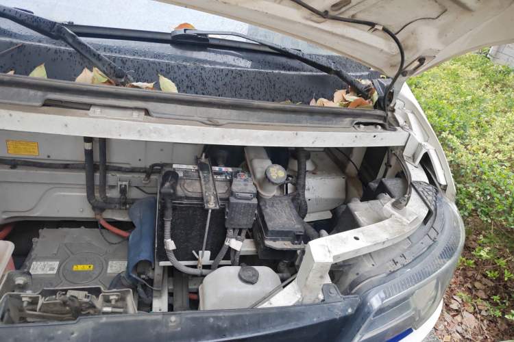 Used Foton Intelligent Blue Elf E7 2022 Standard Model 38.64 kWh Engine Bay Left