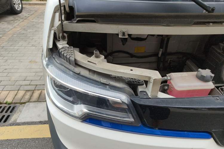 Used Foton Intelligent Blue Elf E7 2022 Standard Model 46.36 kWh Engine Bay Right