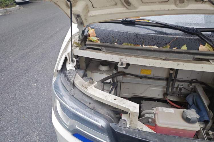 Used Foton Intelligent Blue Elf E7 2022 Standard Model 38.64 kWh Engine Bay Right