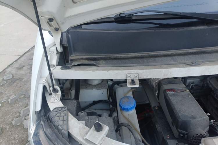 Used Foton Intelligent Blue Elf E7 2022 Standard Model 38.64 kWh Engine Bay Right