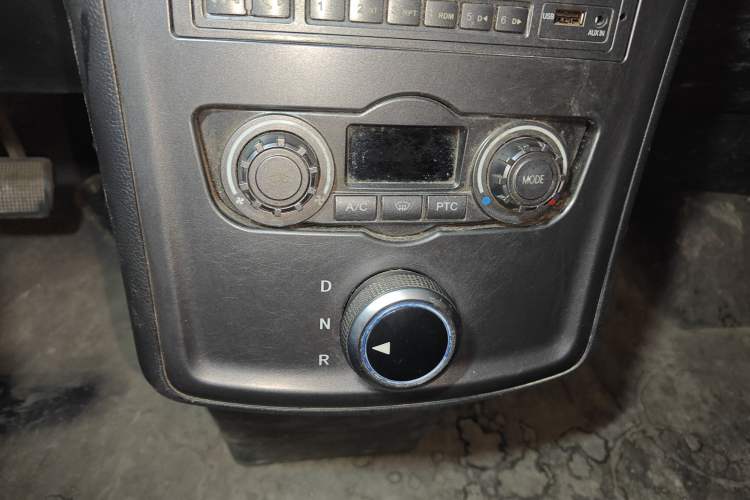 Used Foton Intelligent Blue Elf E7 2022 Standard Model 38.64 kWh Gear Lever