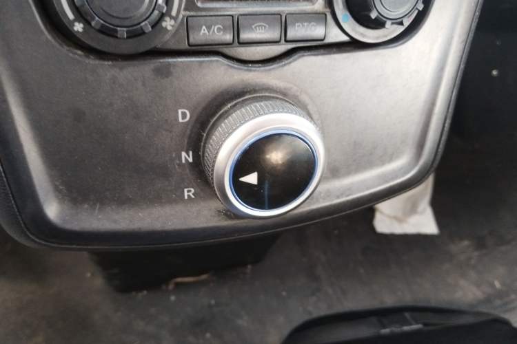 Used Foton Intelligent Blue Elf E7 2022 Standard Model 46.36 kWh Gear Lever
