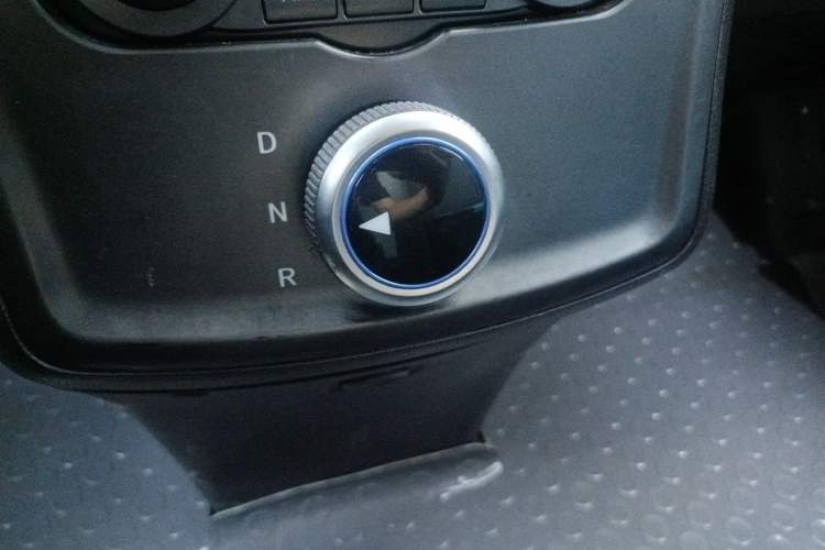 Used Foton Intelligent Blue Elf E7 2022 Standard Model 38.64 kWh Gear Lever