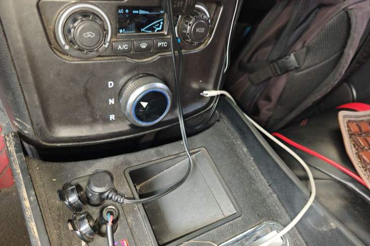 Used Foton Intelligent Blue Elf E7 2022 Standard Model 46.36 kWh Gear Lever