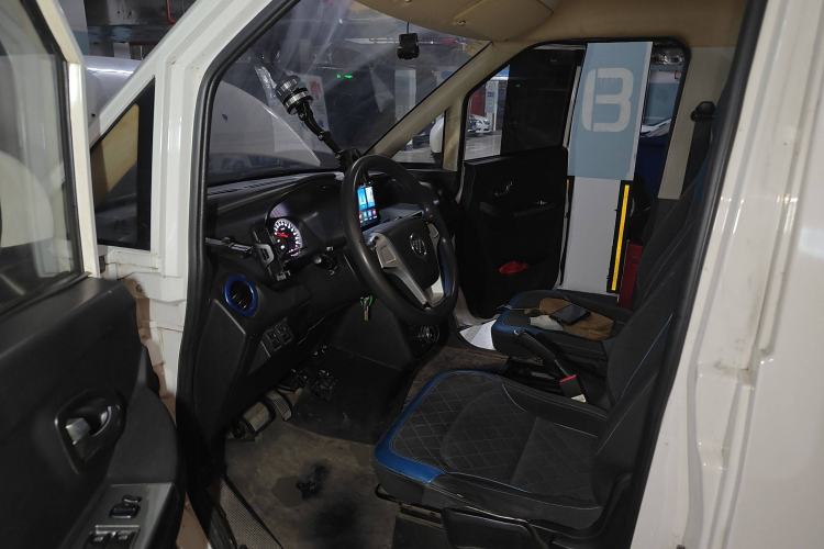 Used Foton Intelligent Blue Elf E7 2022 Standard Model 38.64 kWh Left Front Seat
