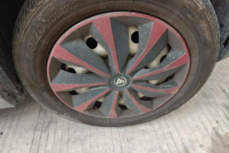 Used Foton Intelligent Blue Elf E7 2022 Standard Model 46.36 kWh Right Front Wheel Hub