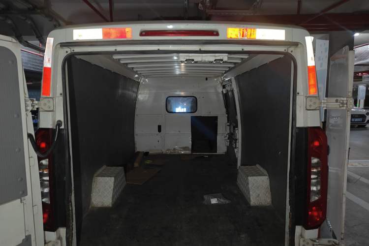Used Foton Intelligent Blue Elf E7 2022 Standard Model 38.64 kWh Trunk