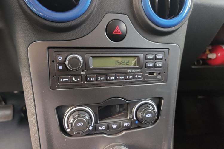 Used Foton Intelligent Blue Elf E7 2023 Pure Electric Van Flat Roof 2 Seats EVE Energy 41.86 kWh Audio And AC Panel